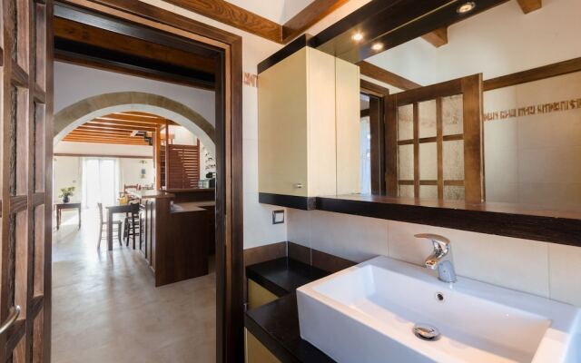 Dim Art Stone House