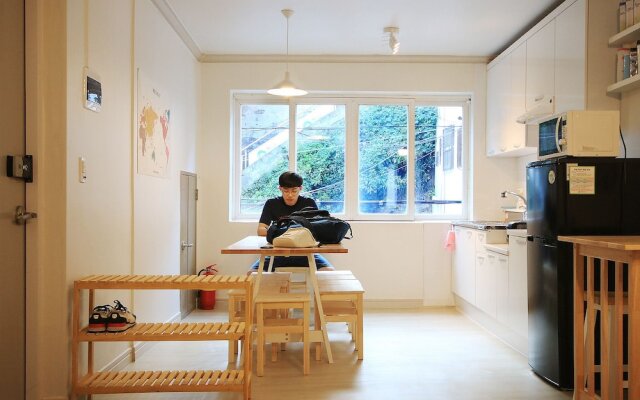 Flat Guest House - Hostel
