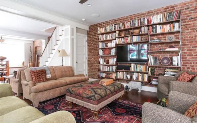8th Street Townhouse by onefinestay