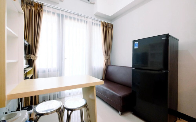 Comfort And Cozy 2Br Royal Heights Apartment