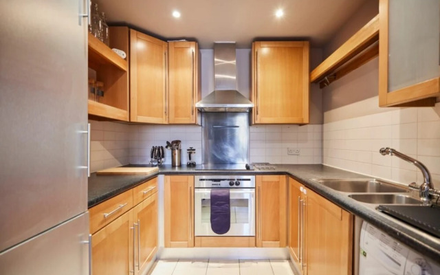 The Sussex Way Studio - Pleasing 1bdr Flat With Balcony