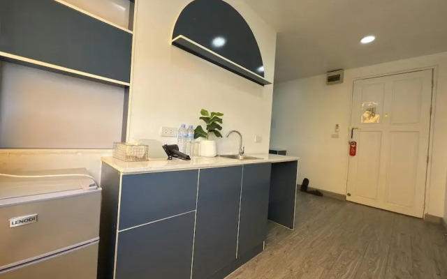 Breezewood Bangkok Hotel