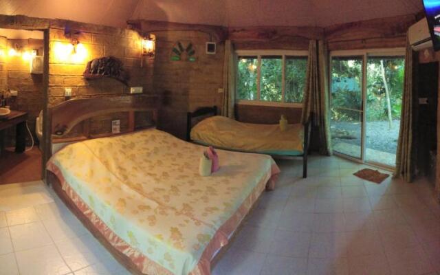 Baandin Chiewlarn Resort