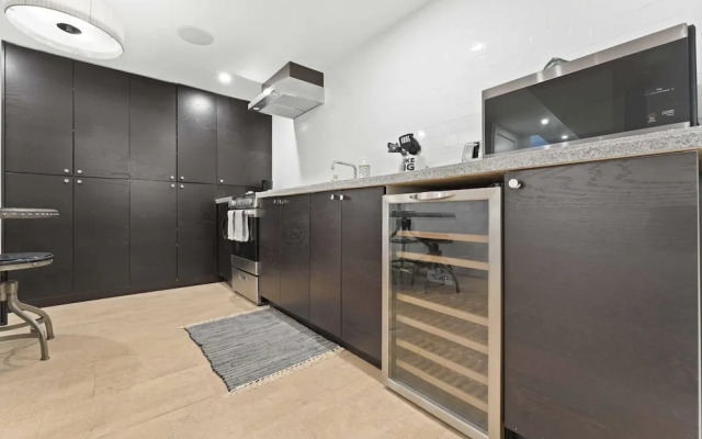 Specious Fully Private Studio apt With Laundry