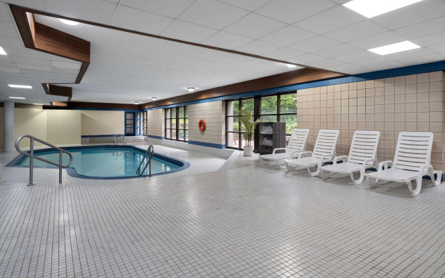 Travelodge by Wyndham Barrie