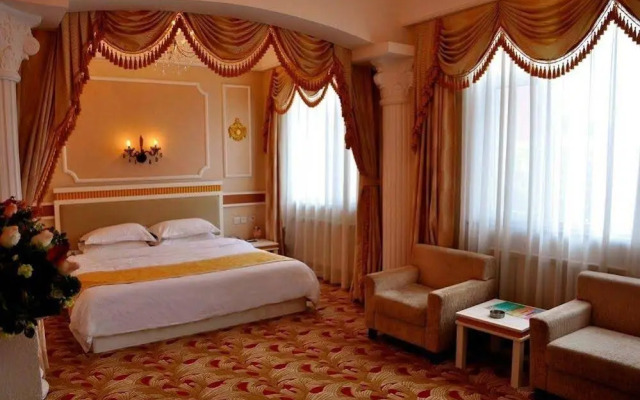 Dalian Yijia Business Hotel