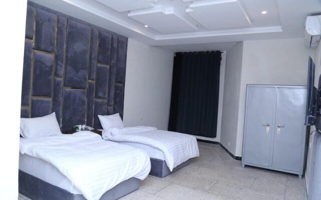 Grand Hayat Guest House