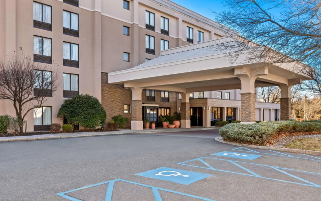 Comfort Inn & Suites Somerset - New Brunswick