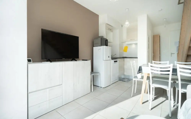 Villa in Valras-plage Near Sand Beach