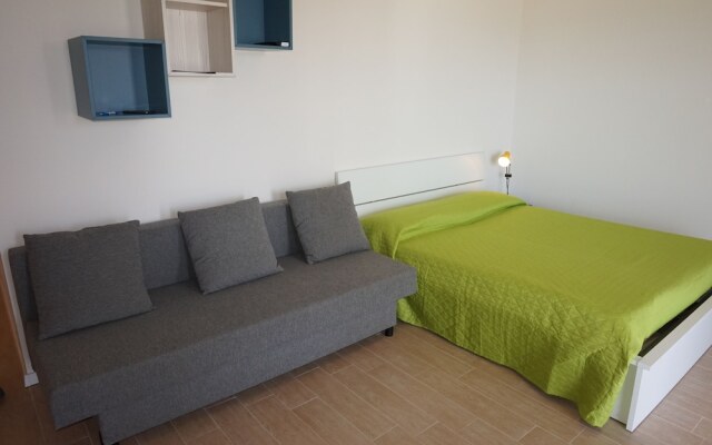 Beautiful Studio With sea View by Beahost Rentals