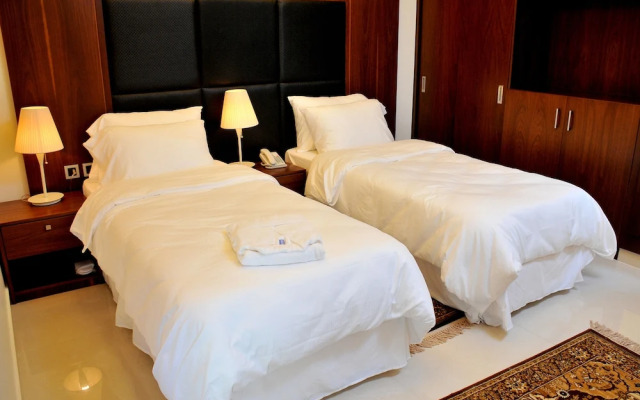 Dolphin Royal Suites