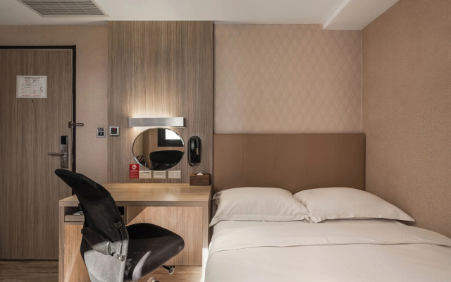 The Riverside Hotel International