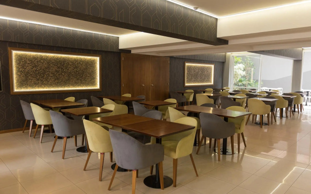 Urbana Class Hotel