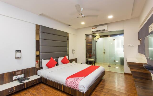 OYO 25042 Vikramaditya Hotel