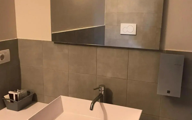 Venice Terminal Apartments & Suites
