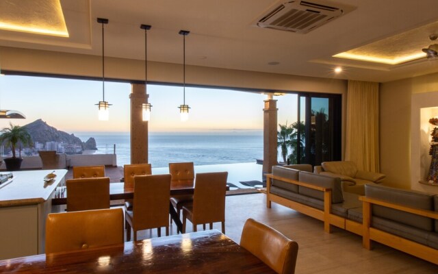 Great Cabo Location for Large Group at Villa Jade de Law