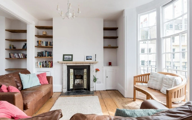 Beautiful 5-story Townhouse With Sea View