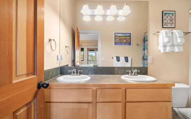 The Three Sisters Walk to Downtown Sisters