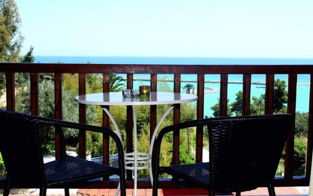 Corali Hotel