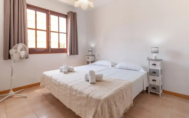 Fabulous Holiday Home in Miami Platja With Sea Views