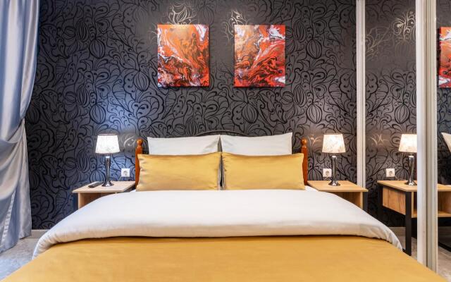 Пять звезд на Дубровинского 106