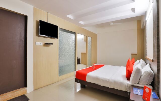 OYO 14942 Hotel Maple Leaf