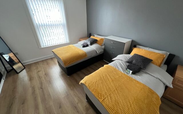 City Escape - Charming 2-bed House