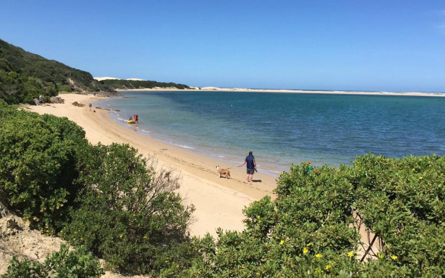 Pole Pole holiday home