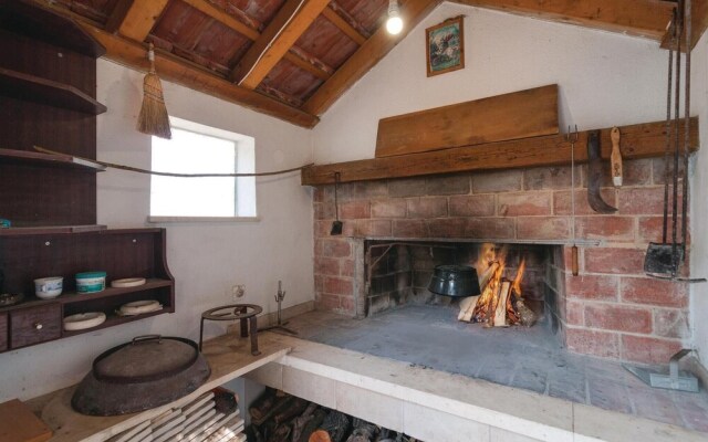 Stunning Home in Pucisca With 1 Bedrooms, Wifi and Outdoor Swimming Pool