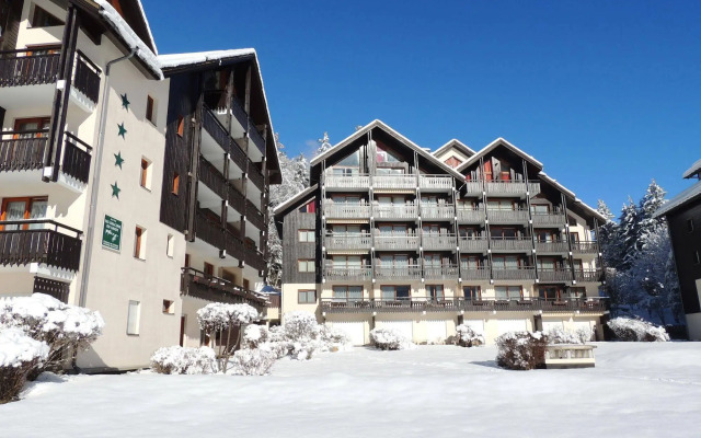 Les Balcons du Savoy