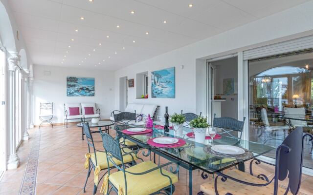 Luxurious Holiday Home in Empuriabrava With Private Pool