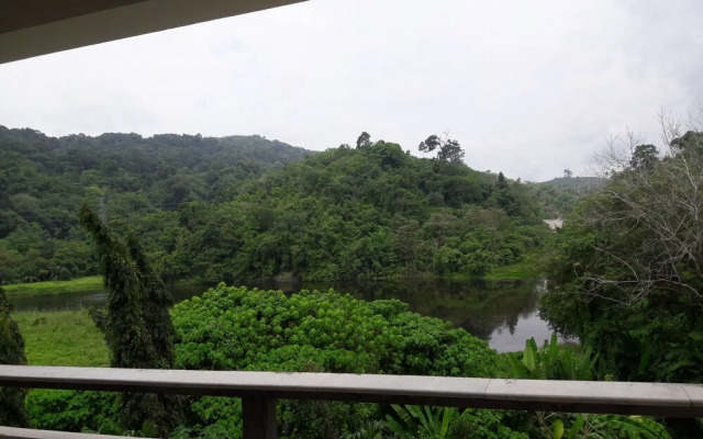 The Green Golf Residence Condominium