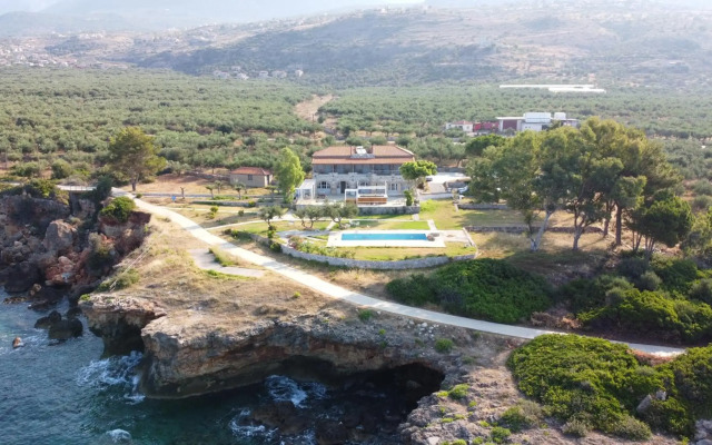 Stoupa Properties Rooms