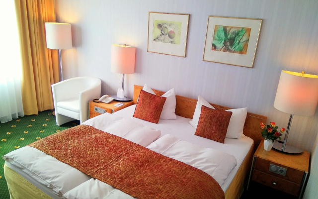 Alexa Hotel