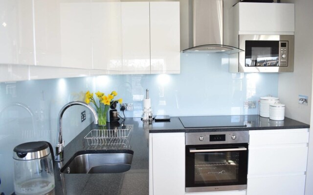 Modern 1 Bedroom Apartment in Notting Hill