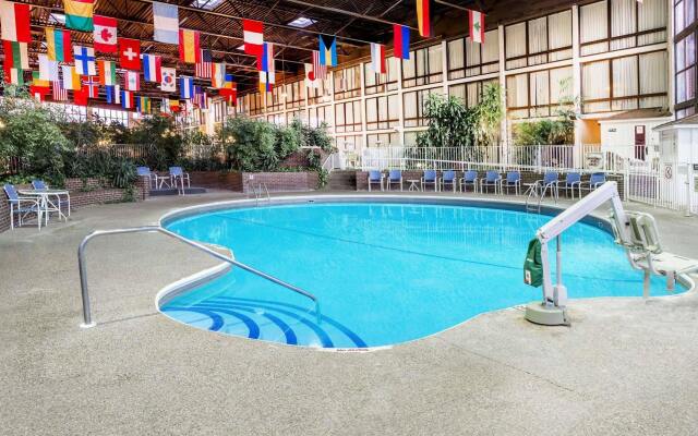 Travelodge Peoria Hotel and Conference Center