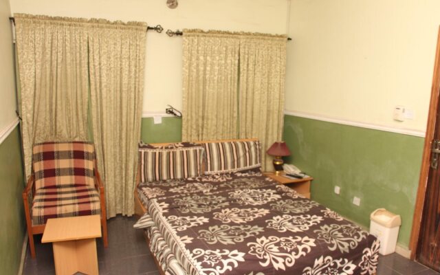 Hotel Charvid