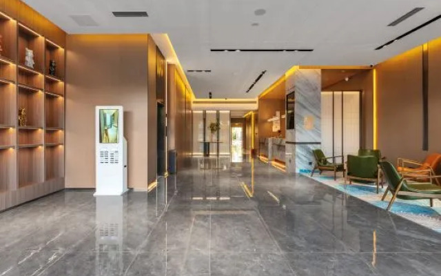 Jinjiang Star Fashion Hotel (Haikou East Station Longhu TianJie Branch)
