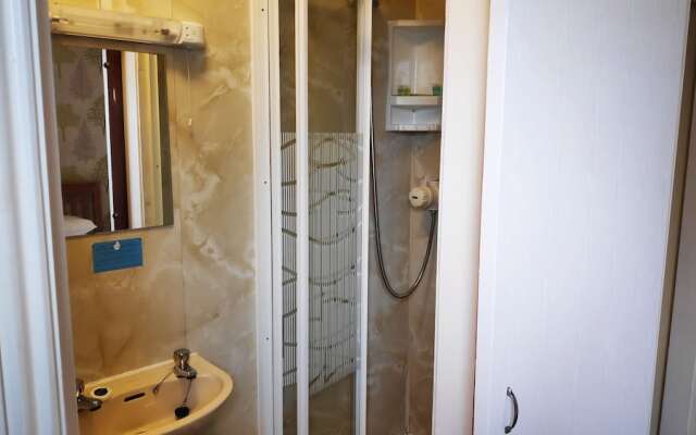 Elnor Guest House