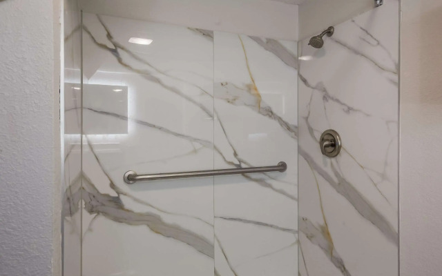 Econo Lodge Mobile Airport Blvd.