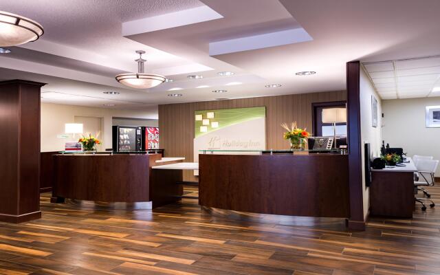 Holiday Inn Hotel & Suites Warren, an IHG Hotel