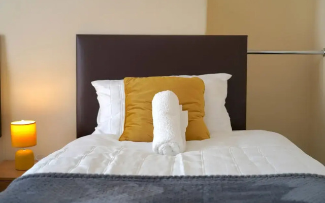 Peaceful Cosy 2 bed House in Manchester