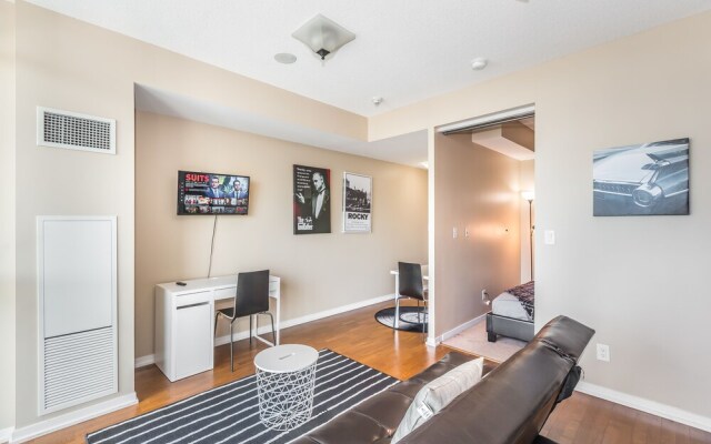 New!! Air Canada Condo Near CN Tower