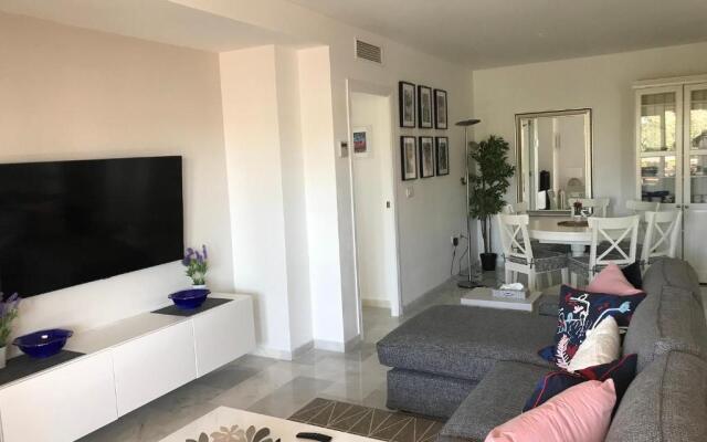 Stunning apartment metres from the beach - RDR222