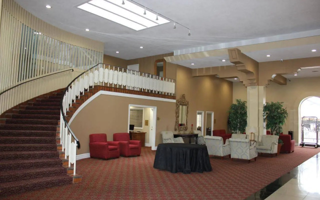 Ramada by Wyndham Fresno North