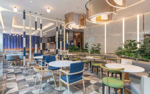 Holiday Inn Express Shanghai Changfeng Park by IHG
