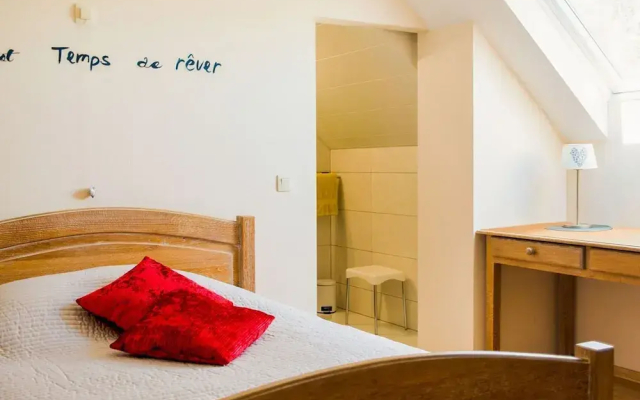 Villa in Bitvre With Garden - фото 4