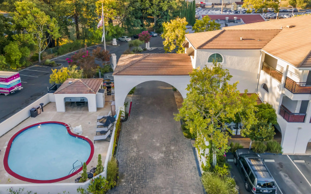 Best Western Dry Creek Inn