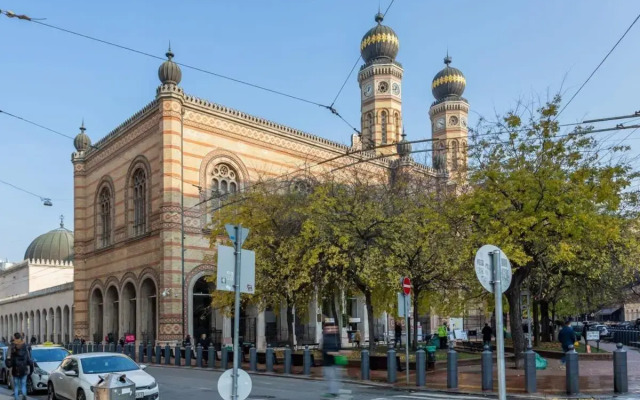 Grand Synagogue Dream Home