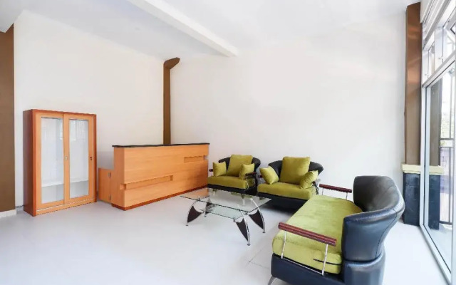 Super OYO 1506  Shabrina 2 Syariah